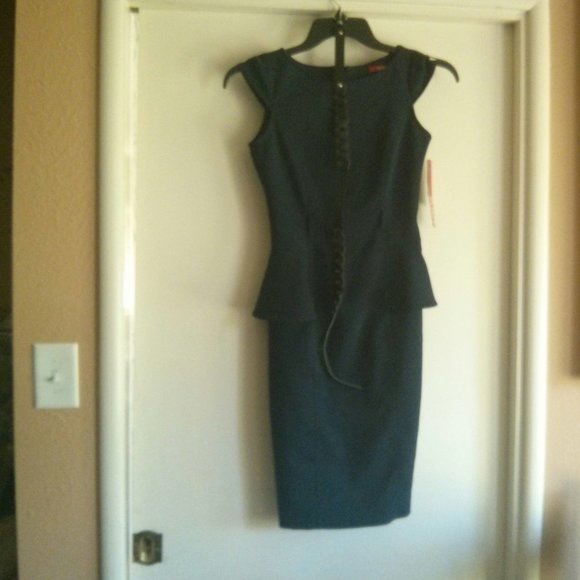 NWT Navy Peplum Sheath Dress NWT Size 0 Careerwear Office Cocktail  Party Work - Picture 9 of 9